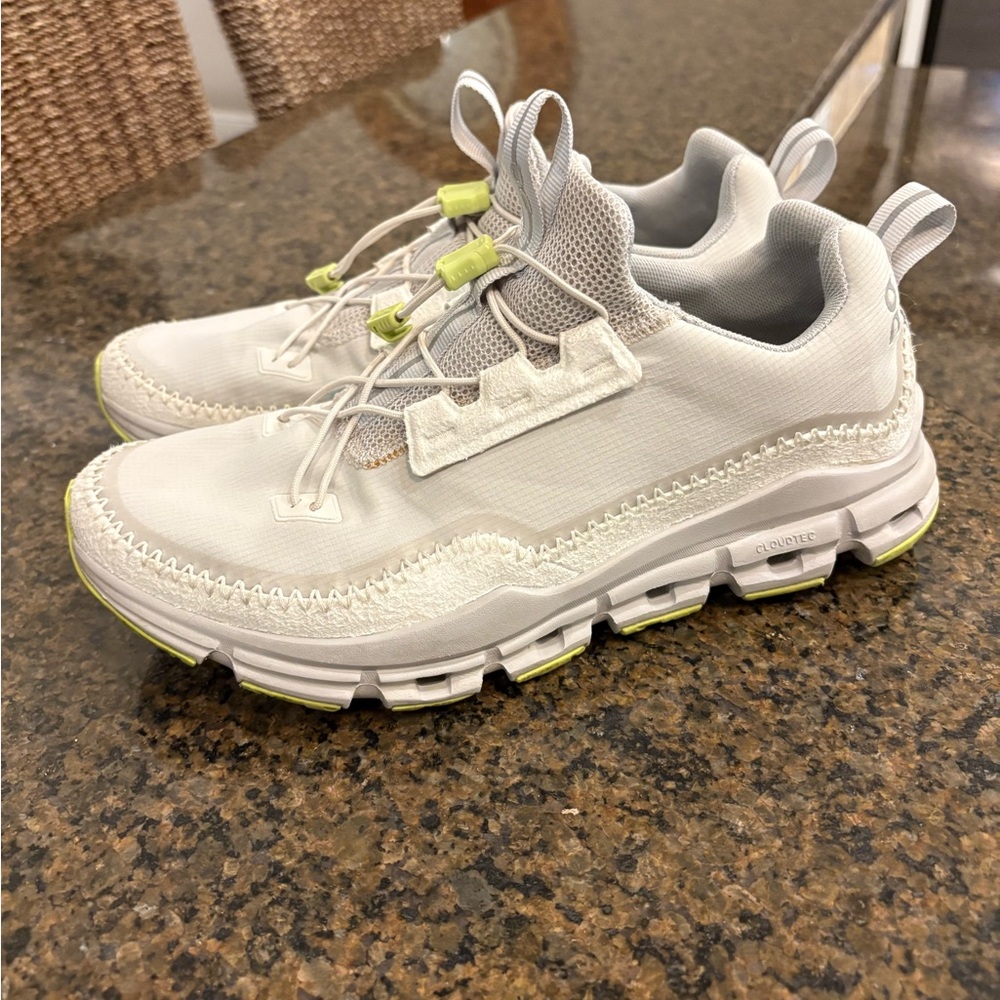 On Cloud Cloudaway Running Women’s Shoes size 10. Excellent!
